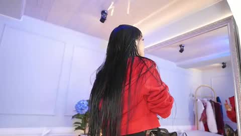 Elasummeer online show from April 13, 2026, 11:59 am