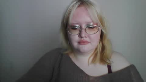 elayne_sweet online show from March 6, 2026, 8:11 am