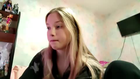 Snapshot of elaynecinco chatting on March 2, 2026, 8:54 am MIa online show from March 2, 2026, 8:54 am