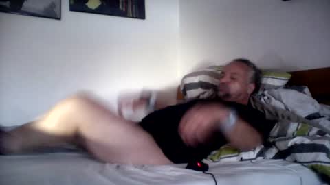 elcretinmo online show from July 28, 2026, 4:52 am