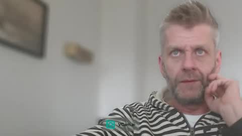 Snapshot of elculiador2207 chatting on November 9, 2025, 12:47 pm Timm online show from November 9, 2025, 12:47 pm