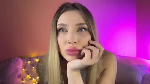 Ella online show from October 24, 2025, 9:06 am