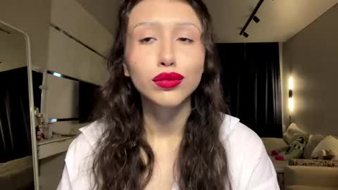 Snapshot of eleanorefrens chatting on May 30, 2026, 2:25 pm Alice online show from May 30, 2026, 2:25 pm