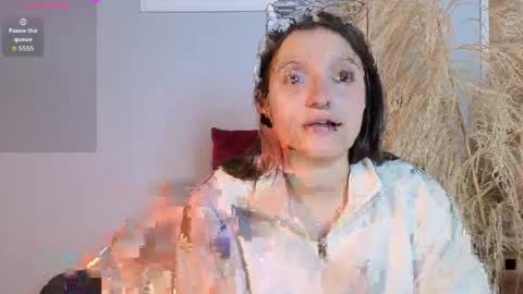 Elecktra online show from March 25, 2026, 7:53 pm