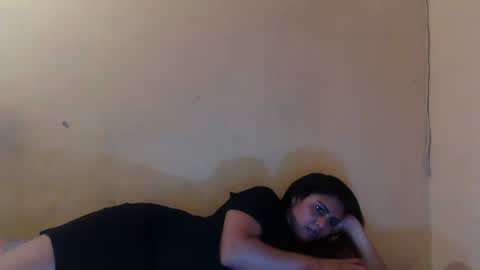 Isabella online show from April 16, 2026, 5:47 pm