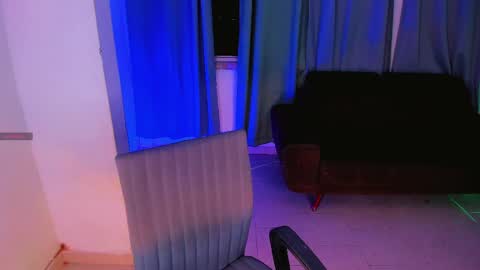 eleih online show from May 13, 2026, 2:09 am
