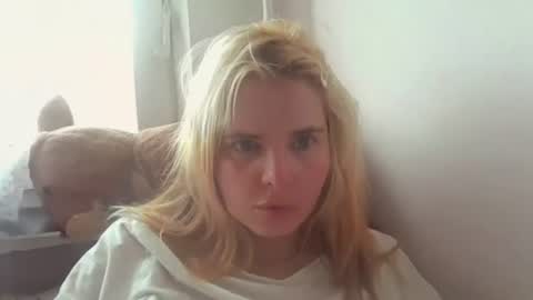 Snapshot of elenaflirt chatting on June 20, 2026, 4:43 pm Elena online show from June 20, 2026, 4:43 pm