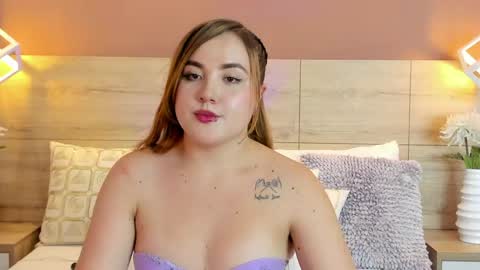 Snapshot of elenagilbert2 chatting on April 18, 2026, 7:07 pm Elena online show from April 18, 2026, 7:07 pm