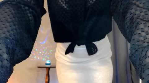 Snapshot of elenaza chatting on November 26, 2025, 10:05 am elenaza online show from November 26, 2025, 10:05 am