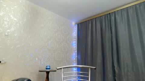 Snapshot of elenaza chatting on December 22, 2025, 6:27 pm elenaza online show from December 22, 2025, 6:27 pm