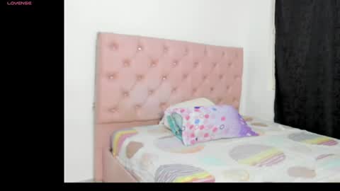 elettra_parisi19 online show from June 22, 2026, 8:39 pm