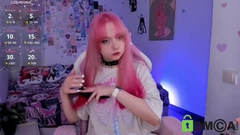 Kira online show from April 19, 2026, 8:55 pm