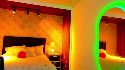 Snapshot of elian_craiggggg chatting on February 19, 2026, 12:39 am Elian online show from February 19, 2026, 12:39 am