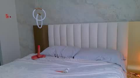 Eliana Bort online show from April 24, 2026, 5:48 pm