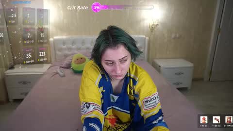 Luna online show from December 22, 2025, 1:52 pm