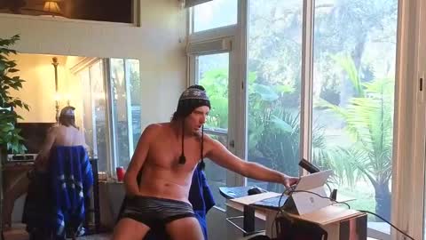 Snapshot of eliberator chatting on March 2, 2025, 9:43 pm eliberator online show from March 2, 2025, 9:43 pm