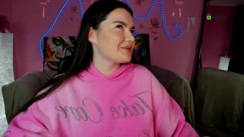 Elin online show from May 11, 2026, 5:46 am