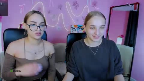 Elin online show from May 13, 2026, 5:49 am