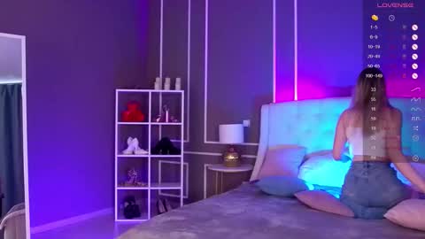 Elina online show from September 24, 2025, 1:42 am