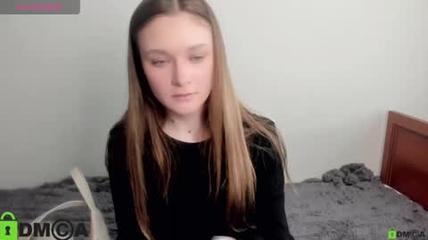 elina_x online show from May 14, 2026, 1:18 pm