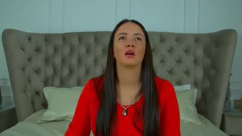 ElinaBellucci online show from February 5, 2026, 4:50 am