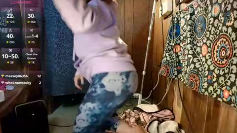 Elina online show from July 13, 2026, 2:36 am