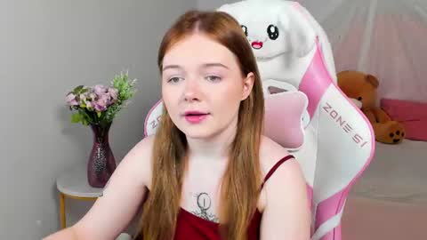 Snapshot of elinavale chatting on July 3, 2026, 5:36 am elinavale online show from July 3, 2026, 5:36 am