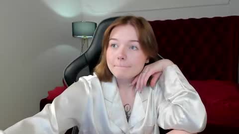 Snapshot of elinavale chatting on July 6, 2026, 5:04 am elinavale online show from July 6, 2026, 5:04 am