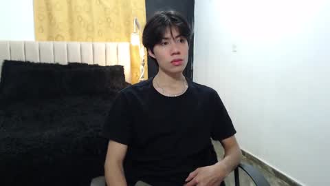 Snapshot of elio_collem chatting on February 23, 2025, 9:00 am ELIO online show from February 23, 2025, 9:00 am