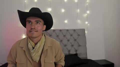 elio_dicaprio online show from November 1, 2025, 2:24 am