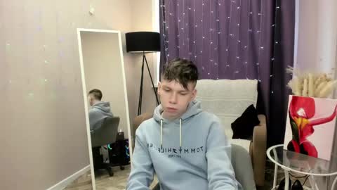 Snapshot of eliotmars chatting on April 24, 2026, 12:07 pm eliotmars online show from April 24, 2026, 12:07 pm