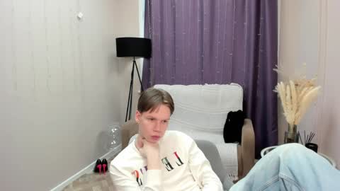 Snapshot of eliotmars chatting on May 27, 2026, 10:56 am eliotmars online show from May 27, 2026, 10:56 am