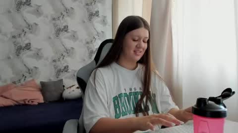 Snapshot of elisa_kollin chatting on June 29, 2026, 10:15 am Aletta Oushen online show from June 29, 2026, 10:15 am