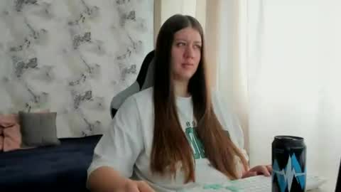 Snapshot of elisa_kollin chatting on July 3, 2026, 8:10 am Aletta Oushen online show from July 3, 2026, 8:10 am
