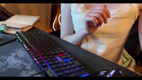 Elisa North online show from January 29, 2025, 5:24 pm