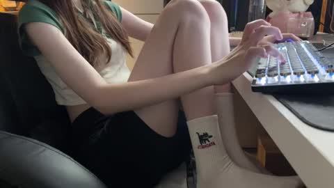 Elisa North online show from February 4, 2025, 2:28 am