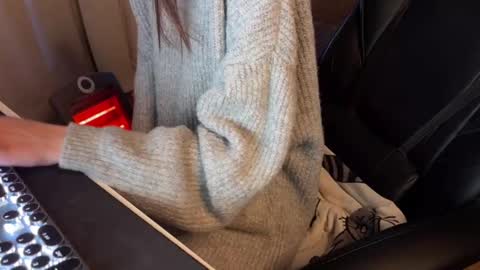 Elisa North online show from March 2, 2025, 5:25 pm