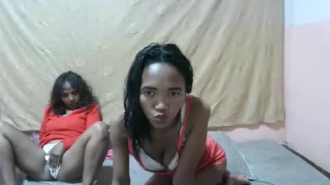 elisabet88 online show from September 17, 2025, 9:05 pm