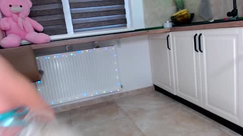 elisabeth_jason online show from October 28, 2025, 8:40 am