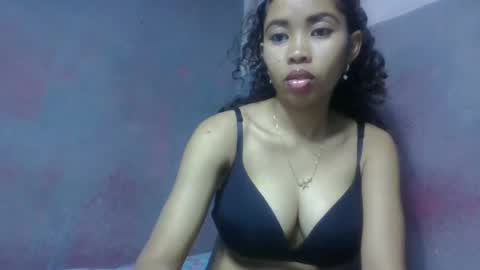 elisabethee online show from April 8, 2026, 7:25 pm