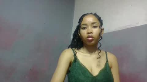 elisabethee online show from April 17, 2026, 10:35 pm