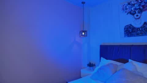 elisabethflores online show from May 28, 2026, 7:33 pm