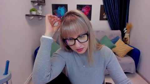 Snapshot of elisabethmills chatting on January 17, 2025, 4:47 pm Elisabeth online show from January 17, 2025, 4:47 pm