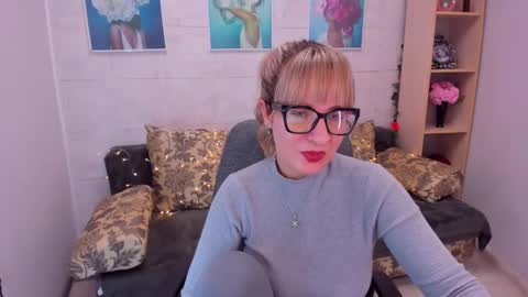 Snapshot of elisabethmills chatting on January 25, 2025, 1:30 pm Elisabeth online show from January 25, 2025, 1:30 pm