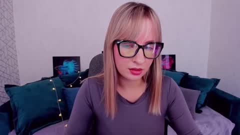 Snapshot of elisabethmills chatting on February 9, 2025, 12:08 pm Elisabeth online show from February 9, 2025, 12:08 pm