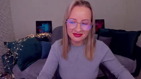 Snapshot of elisabethmills chatting on March 5, 2025, 3:18 pm Elisabeth online show from March 5, 2025, 3:18 pm