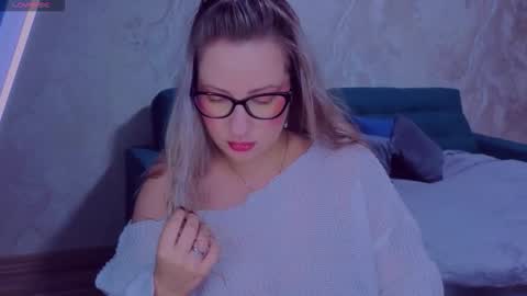 Snapshot of elisabethmills chatting on October 17, 2025, 9:50 pm Elisabeth online show from October 17, 2025, 9:50 pm