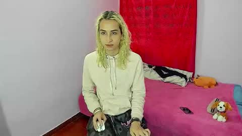 Snapshot of elisdarling chatting on January 13, 2026, 5:18 pm elisdarling online show from January 13, 2026, 5:18 pm