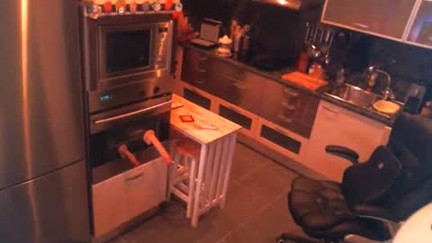 Snapshot of elise_tv chatting on November 12, 2025, 8:41 pm Barbie online show from November 12, 2025, 8:41 pm