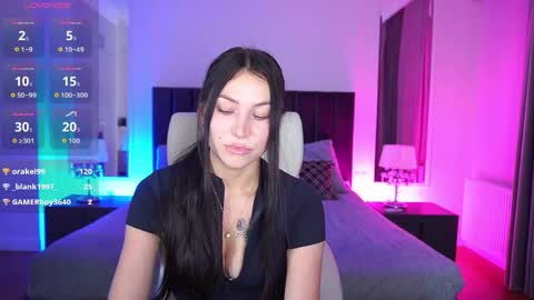 elisevelour online show from June 3, 2026, 2:33 pm